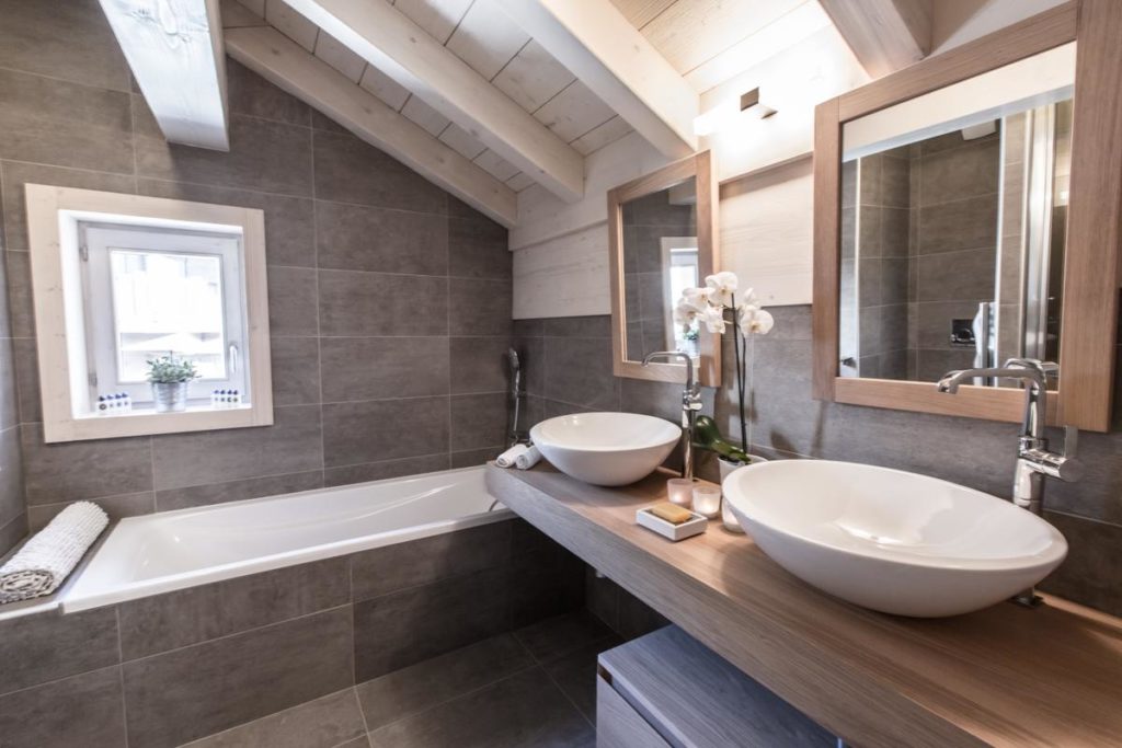 alpine-residences-whistler-lodge-bathroom